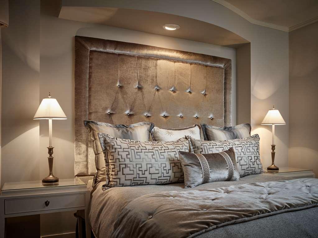Union Bank Inn Edmonton Room photo