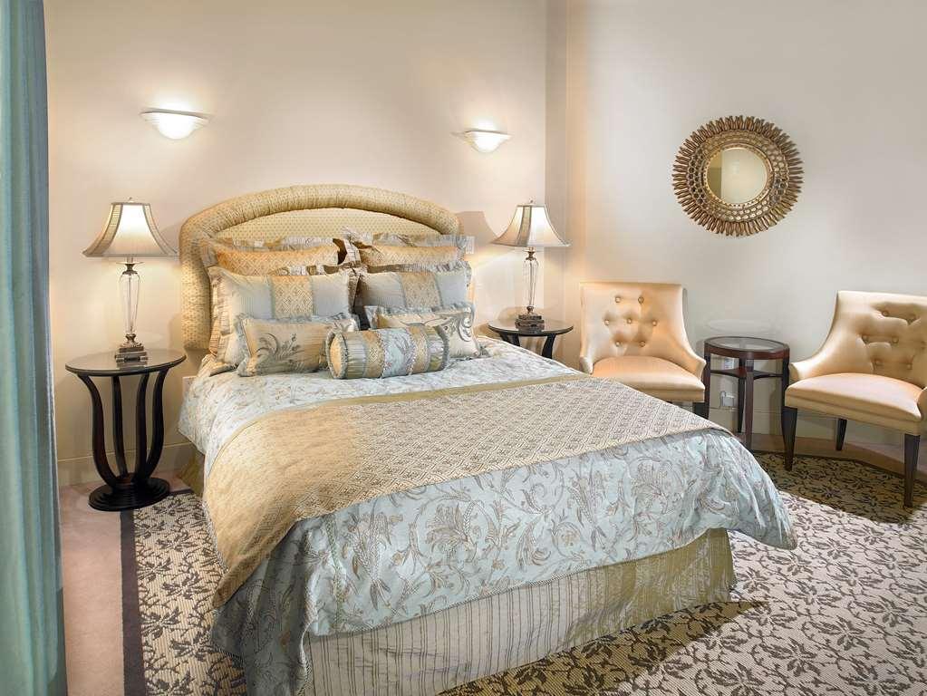 Union Bank Inn Edmonton Room photo